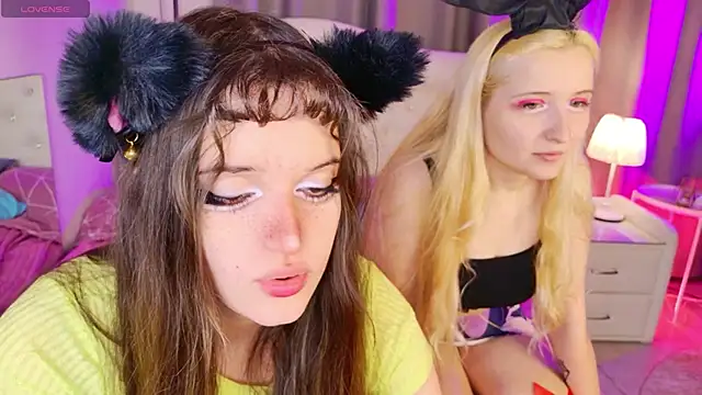 Snapshot of kamila_blush chatting on 11/14/25, 10:24 kamila blush online show from 11/14/25, 10:24