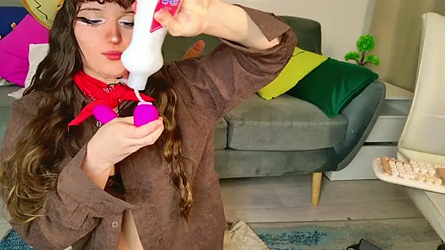 Snapshot of kamila_blush chatting on 11/28/25, 12:00 kamila blush online show from 11/28/25, 12:00