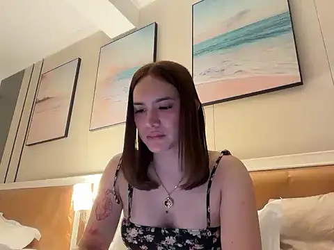 Snapshot of Yhanbeaufort18 chatting on 10/25/25, 11:53 Yhanbeaufort18 online show from 10/25/25, 11:53