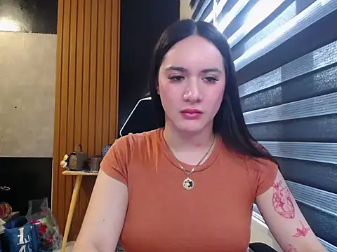 Snapshot of Yhanbeaufort18 chatting on 09/18/25, 07:44 Yhanbeaufort18 online show from 09/18/25, 07:44