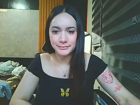 Snapshot of Yhanbeaufort18 chatting on 10/03/25, 05:03 Yhanbeaufort18 online show from 10/03/25, 05:03