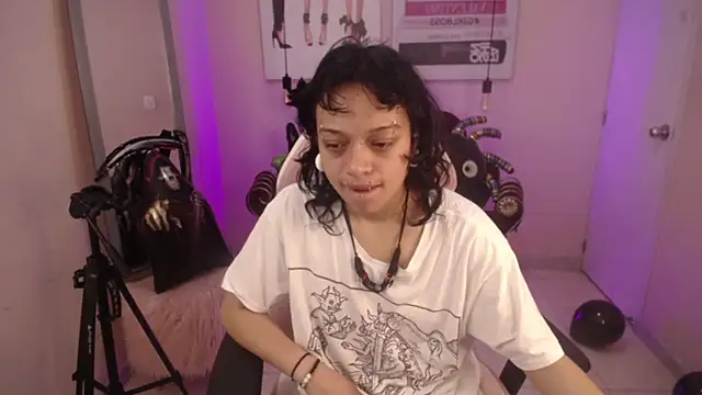 LadyWawy online show from 10/19/25, 01:58