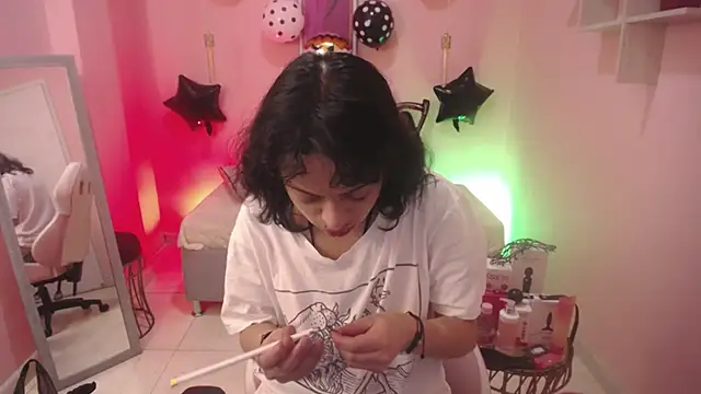 LadyWawy online show from 10/18/25, 01:24