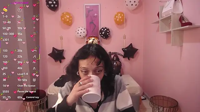 LadyWawy online show from 10/17/25, 12:51