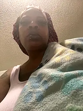 Snapshot of juicy92 chatting on 10/16/25, 12:41 juicy92 online show from 10/16/25, 12:41