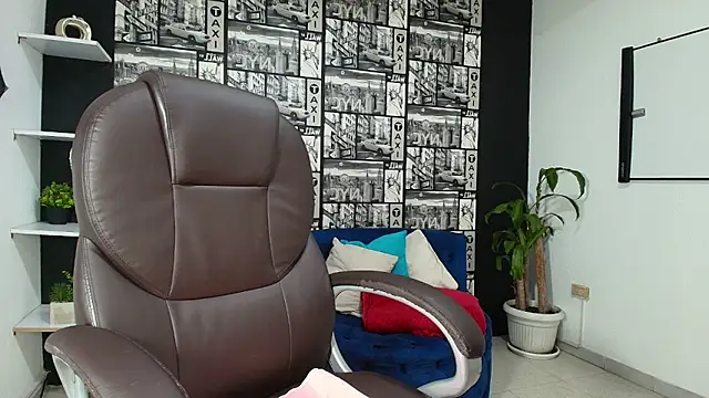 Mia Morelli  online show from 09/28/25, 04:19