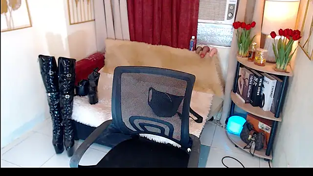 KYLINE WIILLS online show from 02/19/26, 10:01