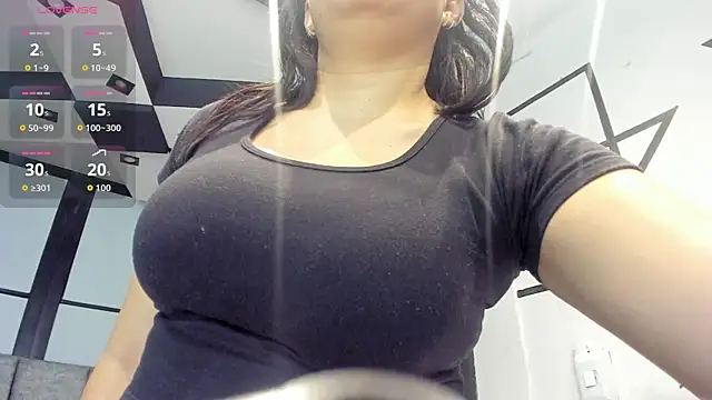 Snapshot of SamaraAnders_ chatting on 03/03/26, 05:03 SamaraAnders online show from 03/03/26, 05:03