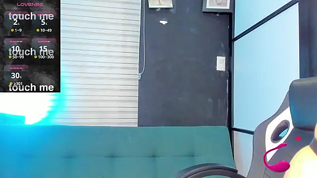 SamaraAnders  online show from 11/04/25, 05:00