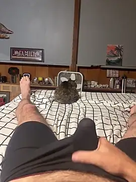 Snapshot of sharemyself chatting on 09/15/25, 12:22 sharemyself online show from 09/15/25, 12:22