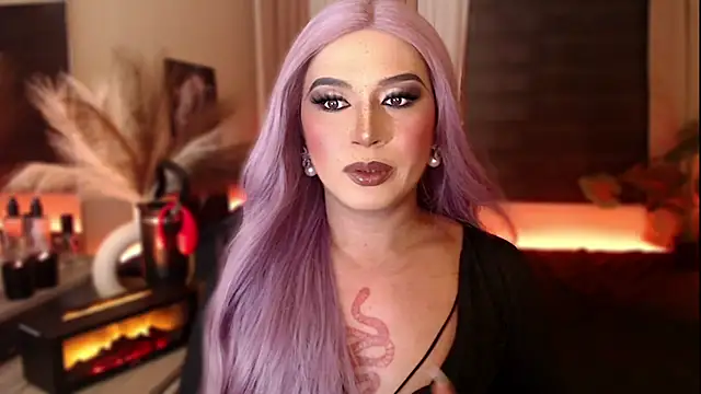 Snapshot of mslilly_croft chatting on 02/15/26, 03:00 mslilly croft online show from 02/15/26, 03:00