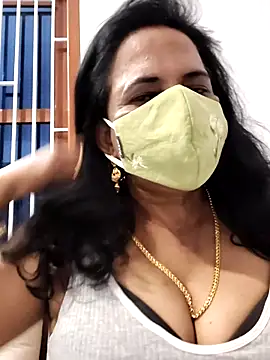 mallu-lover online show from 01/11/26, 03:30