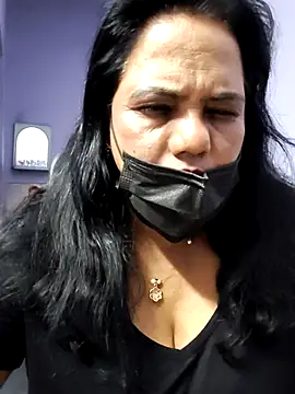 mallu-lover online show from 10/15/25, 12:57