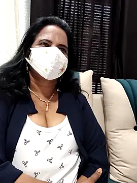 mallu-lover online show from 01/16/26, 10:30