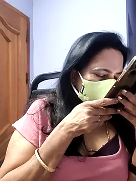 mallu-lover online show from 11/25/25, 08:14