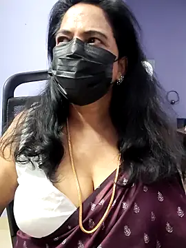 mallu-lover online show from 11/05/25, 04:26