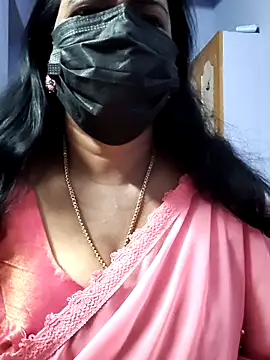 mallu-lover online show from 10/28/25, 01:10