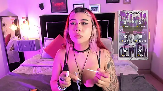 Snapshot of pinkk_deemon chatting on 06/04/26, 01:16 pinkk deemon online show from 06/04/26, 01:16