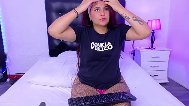 Little molly18 online show from 10/15/25, 04:00