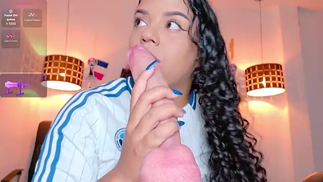 emily perezz online show from 06/11/26, 08:17