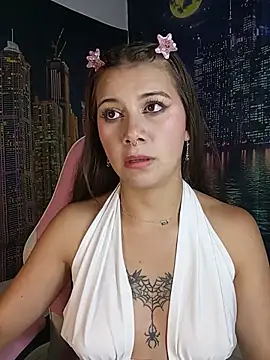Snapshot of CharlotteSex_ chatting on 06/18/26, 08:24 CharlotteSex online show from 06/18/26, 08:24