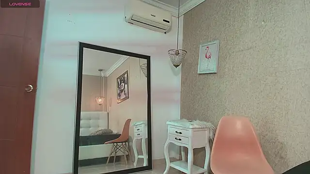 Miladiosa online show from 10/04/25, 11:56