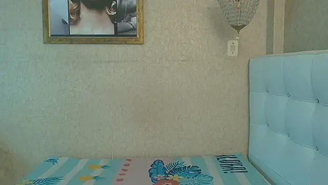 Miladiosa online show from 11/19/25, 11:54