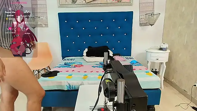 Miladiosa online show from 10/15/25, 12:02