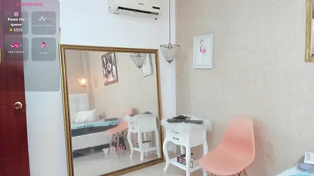 Miladiosa online show from 09/15/25, 12:16