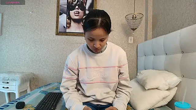 Miladiosa online show from 11/28/25, 12:38