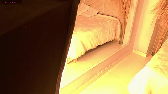 amy miller1 online show from 11/21/25, 08:41