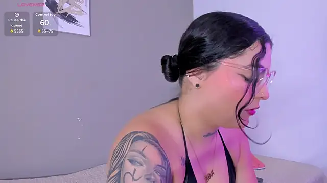 melody blossom  online show from 12/16/25, 08:57