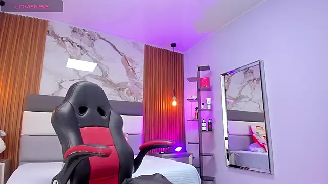 ROSIE MOSS online show from 11/24/25, 07:25