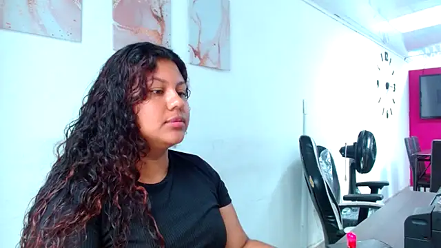 Snapshot of CloeStron chatting on 02/20/26, 05:37 CloeStron online show from 02/20/26, 05:37