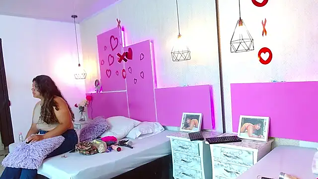 CloeStron online show from 09/19/25, 11:58