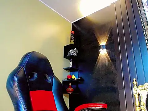 Kimberly Vazquez online show from 12/19/25, 03:21