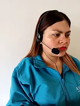 Snapshot of LUCIANA__99 chatting on 09/15/25, 02:50 LUCIANA 99 online show from 09/15/25, 02:50