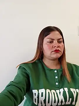 Snapshot of LUCIANA__99 chatting on 10/23/25, 04:05 LUCIANA 99 online show from 10/23/25, 04:05