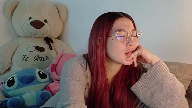 lunnaa  online show from 11/29/25, 05:40