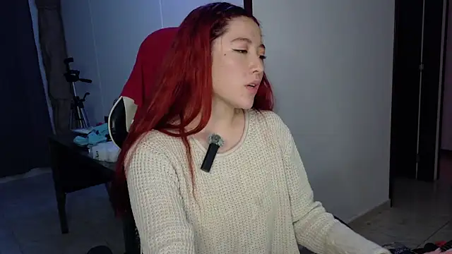 lunnaa  online show from 10/23/25, 02:54