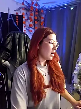 lunnaa  online show from 11/05/25, 02:36