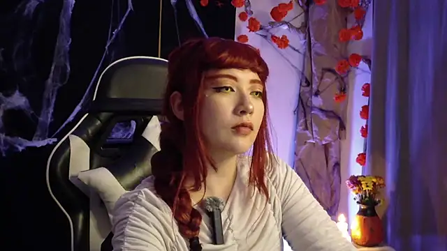 lunnaa  online show from 10/29/25, 04:55