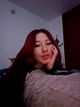 lunnaa  online show from 11/23/25, 05:06