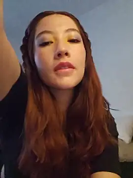 Snapshot of lunnaa_ chatting on 06/17/26, 09:36 lunnaa online show from 06/17/26, 09:36