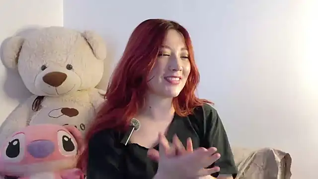 lunnaa  online show from 11/20/25, 11:36