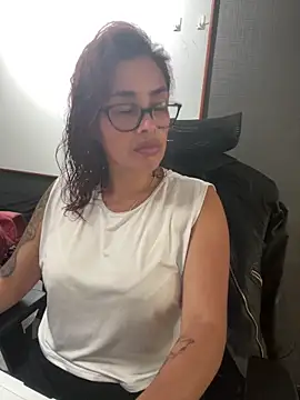 Snapshot of Camila_Garcia_ chatting on 09/27/25, 02:01 Camila Garcia online show from 09/27/25, 02:01