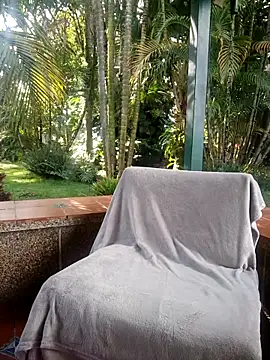 Snapshot of SophiaGuzman chatting on 10/28/25, 08:30 SophiaGuzman online show from 10/28/25, 08:30