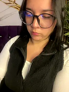 sara roy04  online show from 10/04/25, 01:07