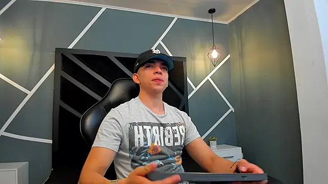 Eryonbradley online show from 12/19/25, 05:00