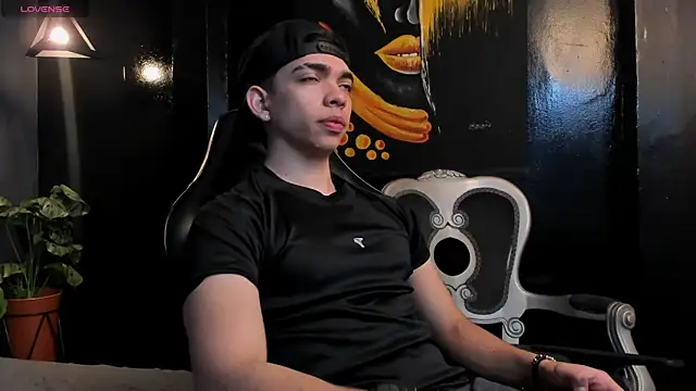 Eryonbradley online show from 12/02/25, 11:23